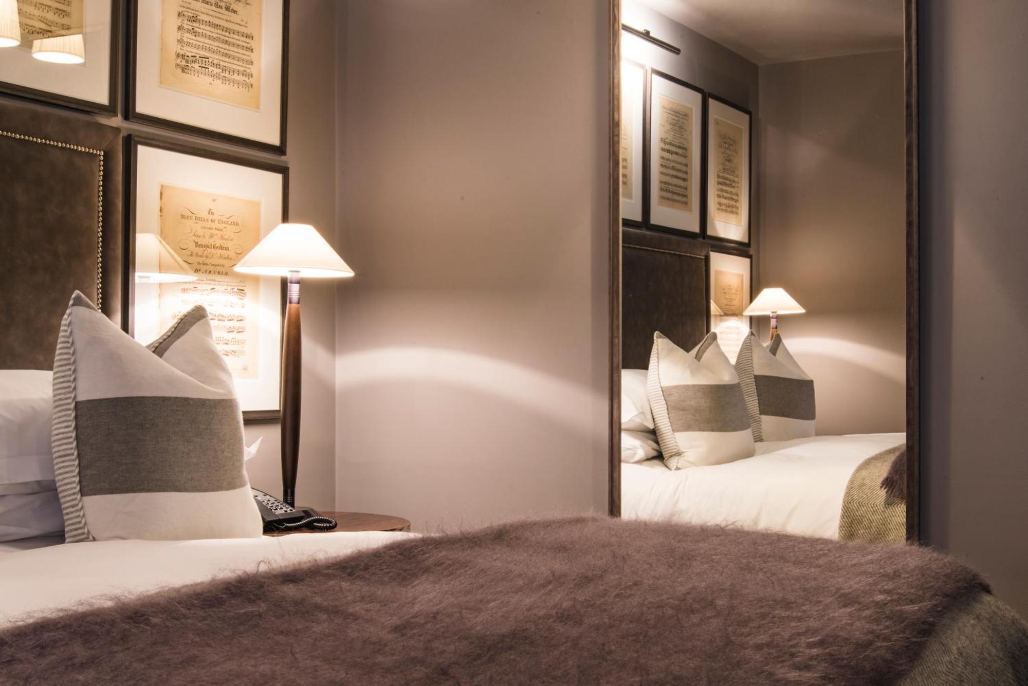 Dakota Leeds Hotel Leeds  Bagian luar foto A bedroom at the hotel