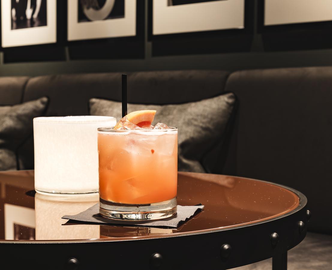 Dakota Leeds Hotel Leeds  Bagian luar foto A Greyhound cocktail