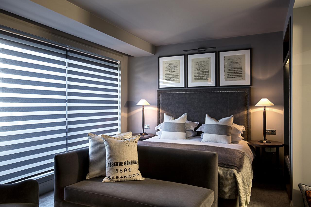 Dakota Leeds Hotel Leeds  Bagian luar foto A bedroom at the Hotel 57